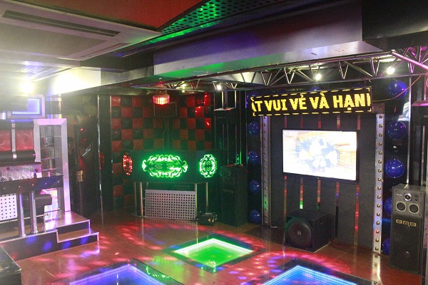 Bí quyết để thiết kế một quán karaoke luôn đông khách hàng Mg_1079